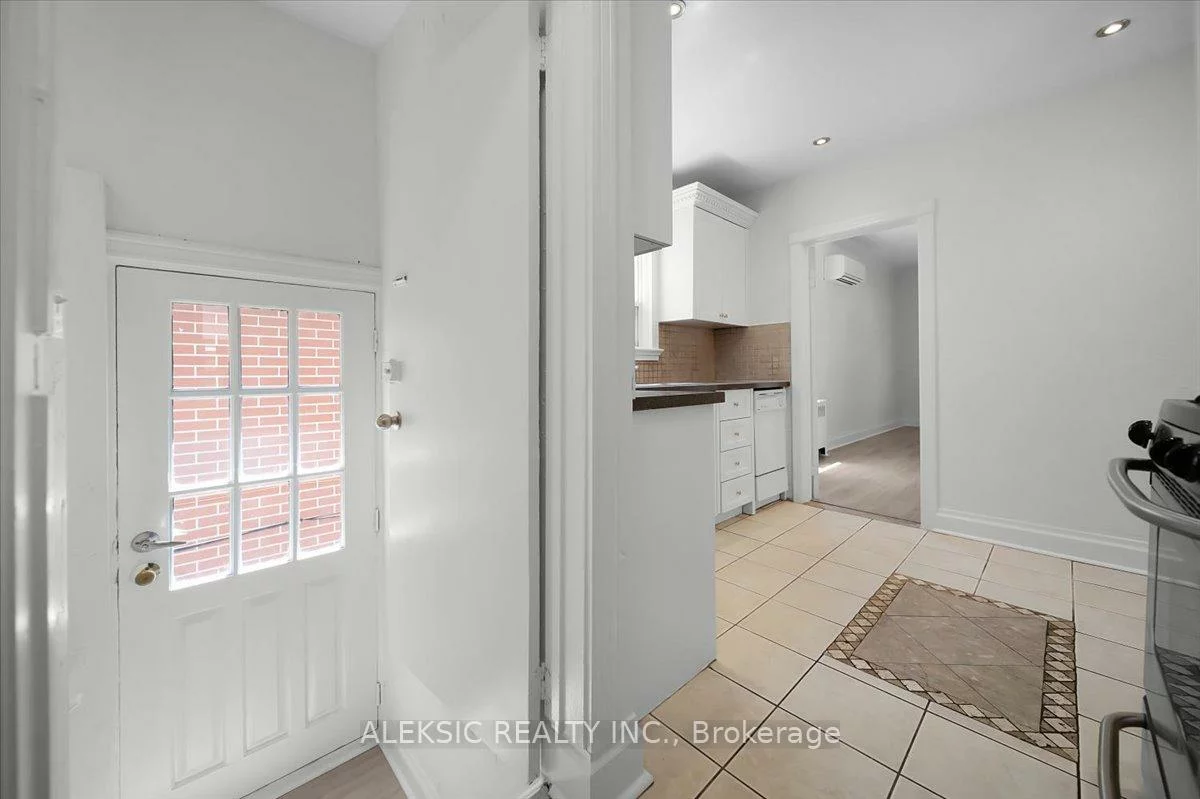 179, Thirtieth, Alderwood, Toronto