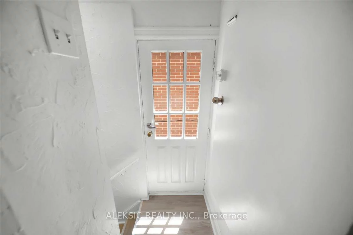 179, Thirtieth, Alderwood, Toronto