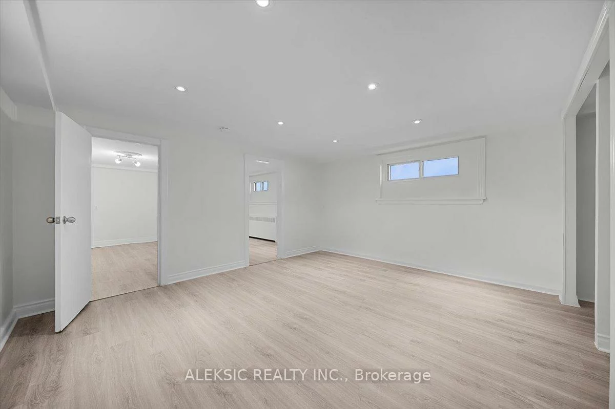 179, Thirtieth, Alderwood, Toronto