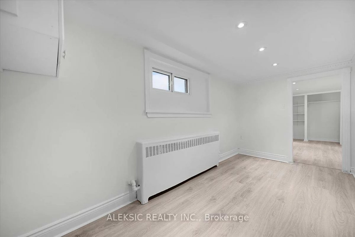 179, Thirtieth, Alderwood, Toronto