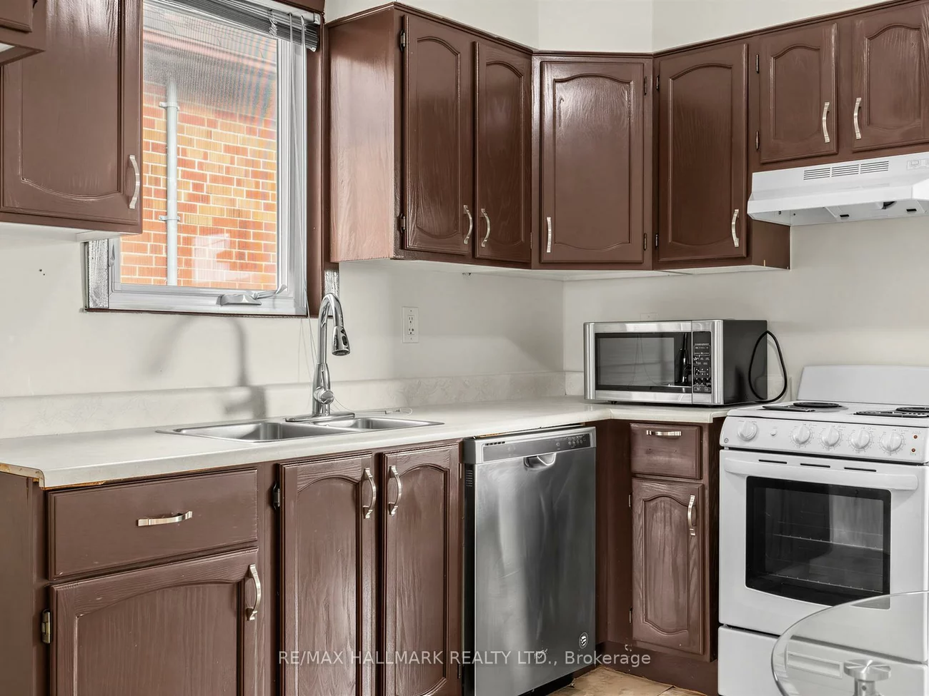 38, Ypres, Keelesdale-Eglinton West, Toronto