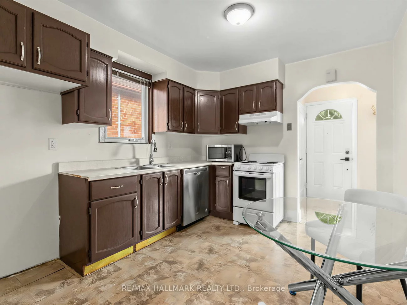 38, Ypres, Keelesdale-Eglinton West, Toronto