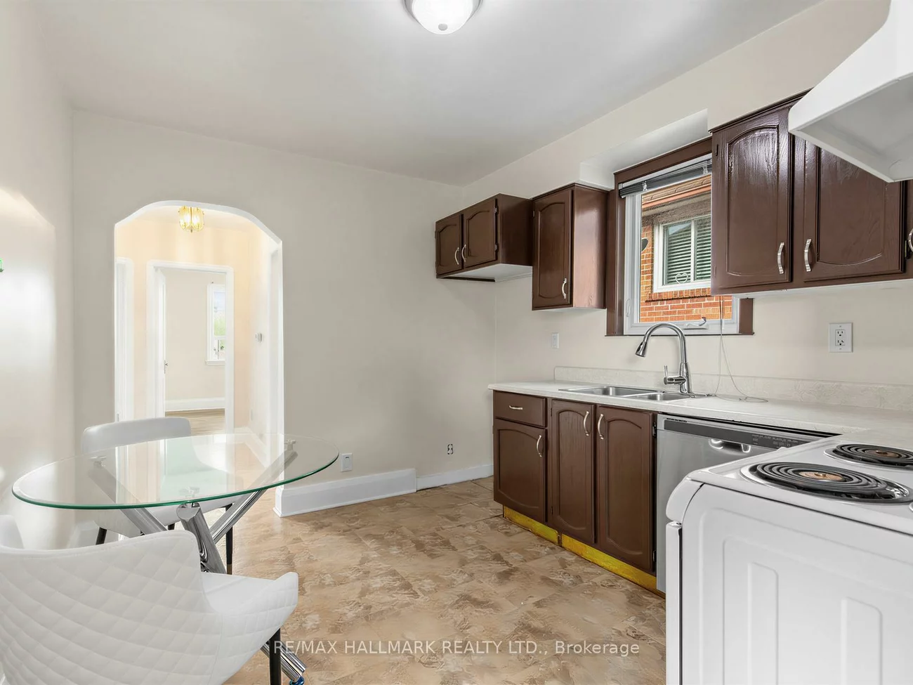 38, Ypres, Keelesdale-Eglinton West, Toronto