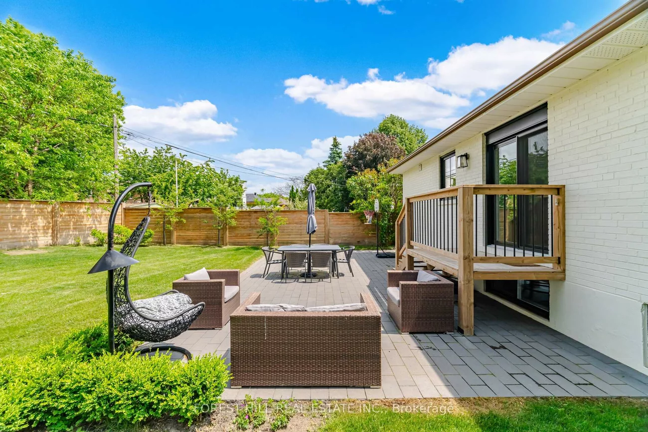 20, Silverhill, Islington-City Centre West, Toronto