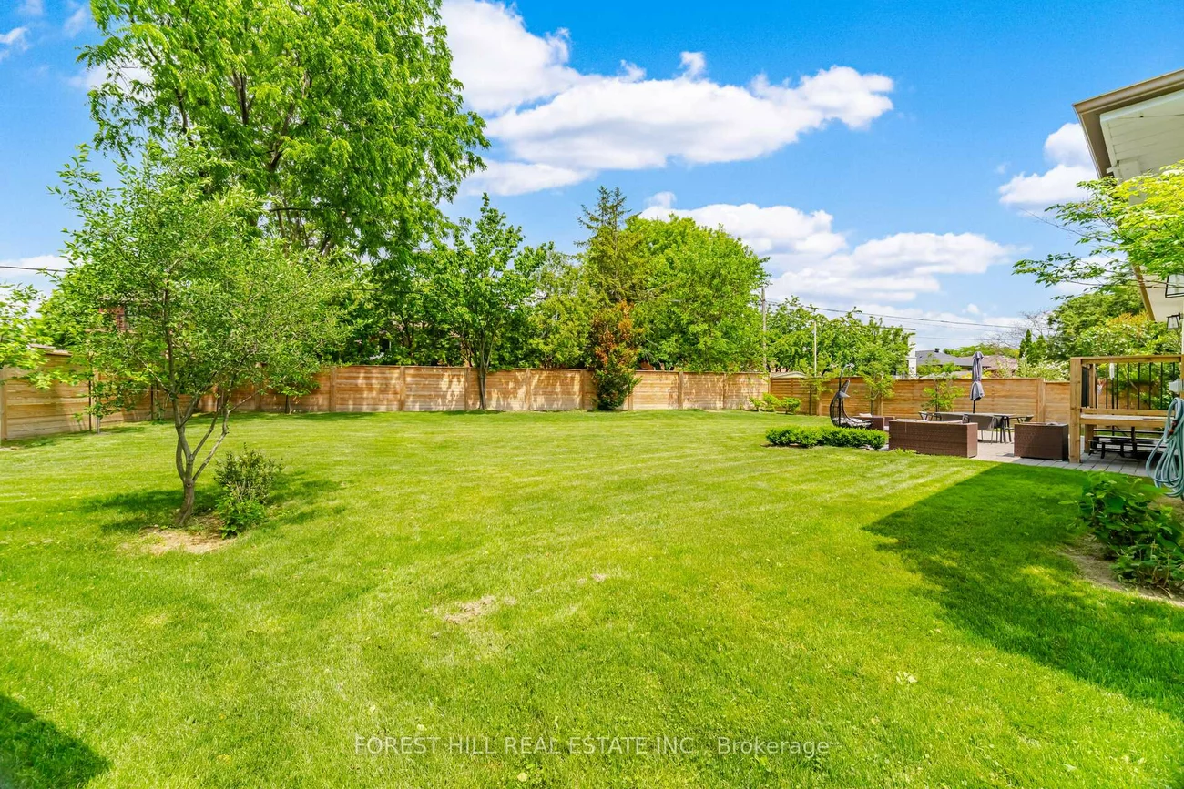 20, Silverhill, Islington-City Centre West, Toronto