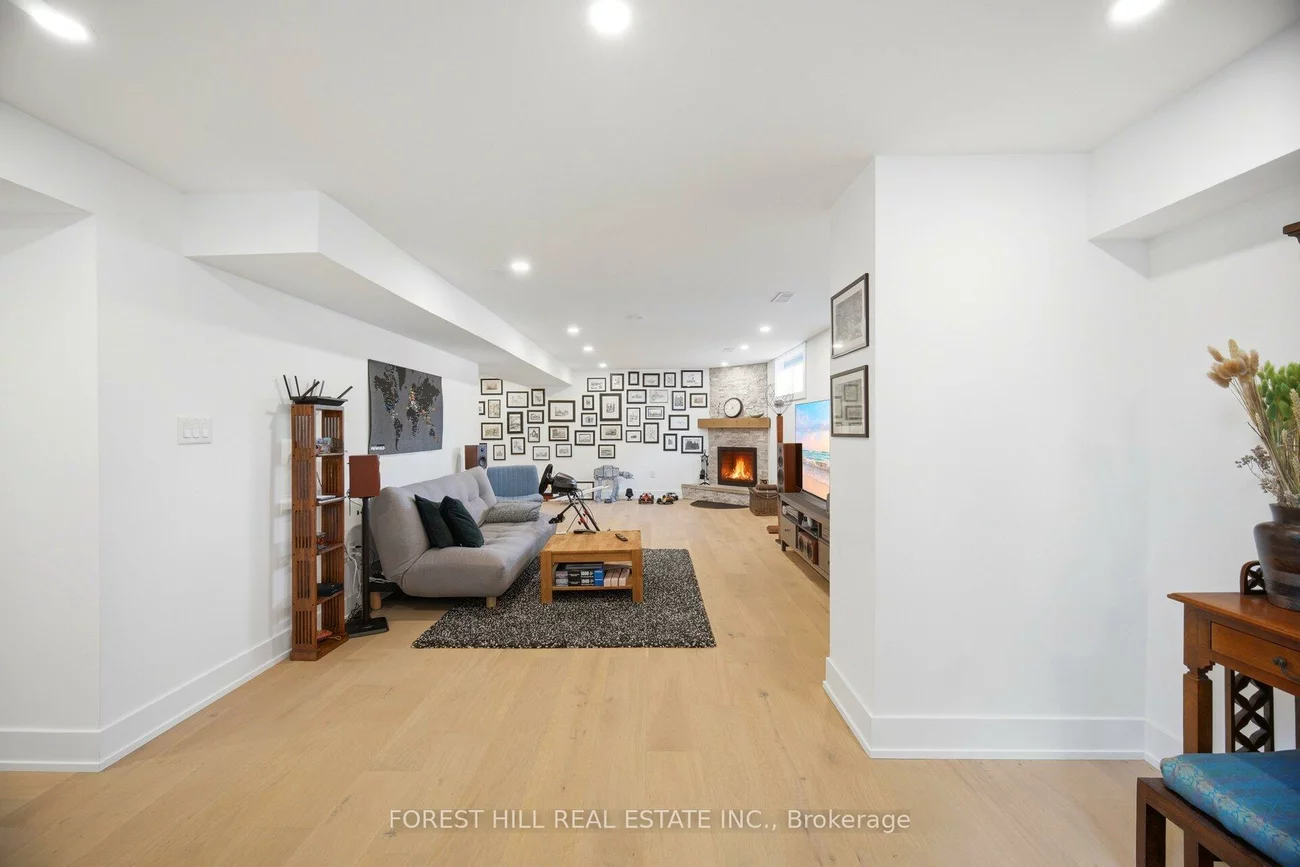 20, Silverhill, Islington-City Centre West, Toronto