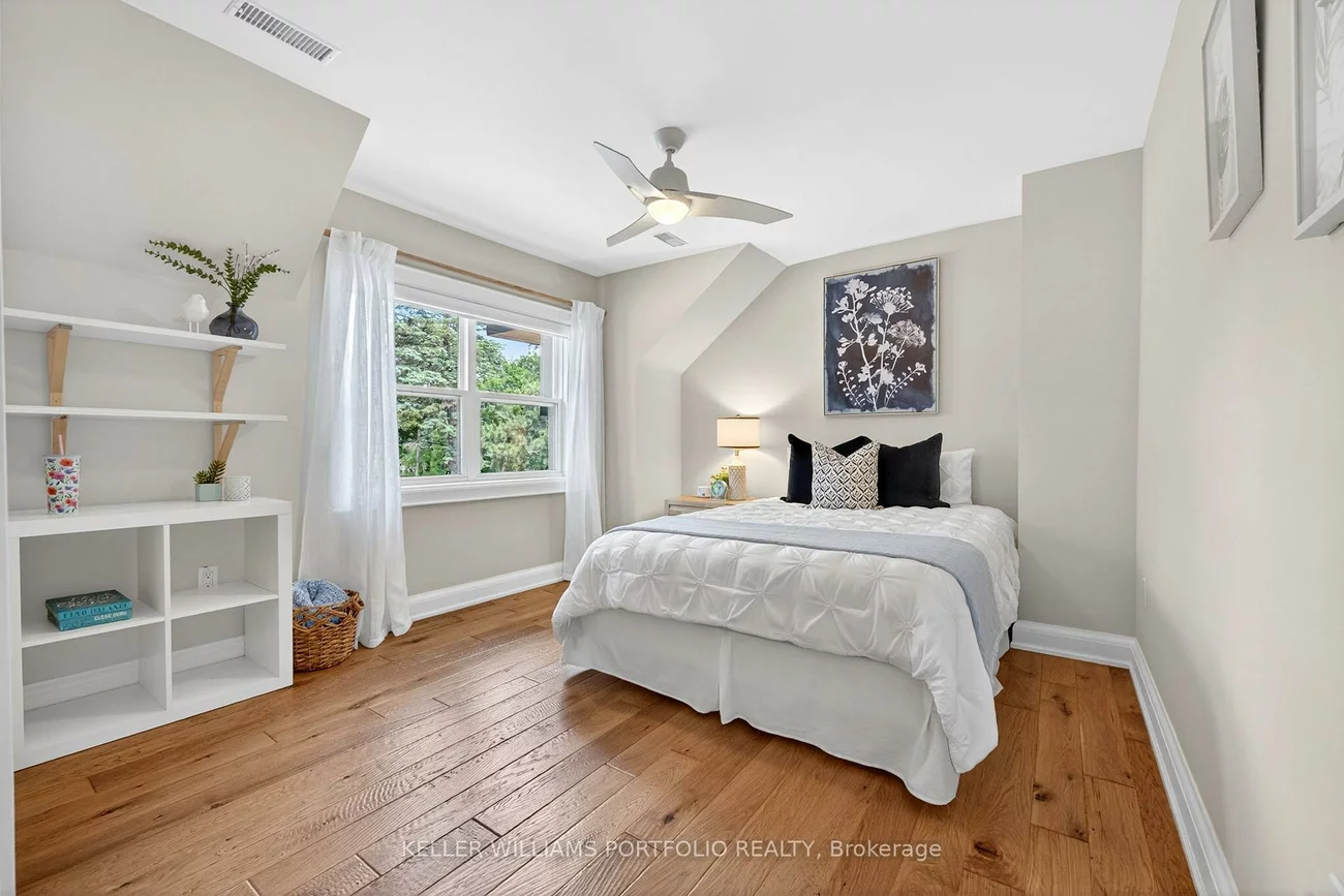 12, Glenaden, Stonegate-Queensway, Toronto