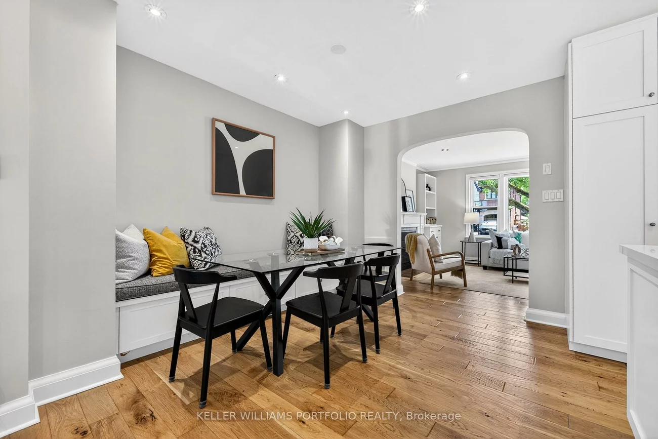 12, Glenaden, Stonegate-Queensway, Toronto