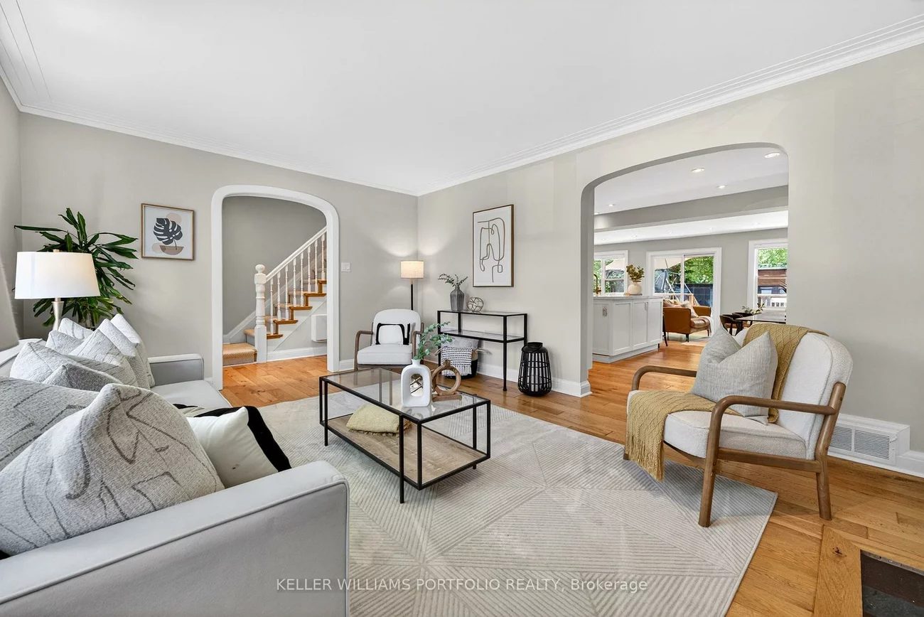 12, Glenaden, Stonegate-Queensway, Toronto