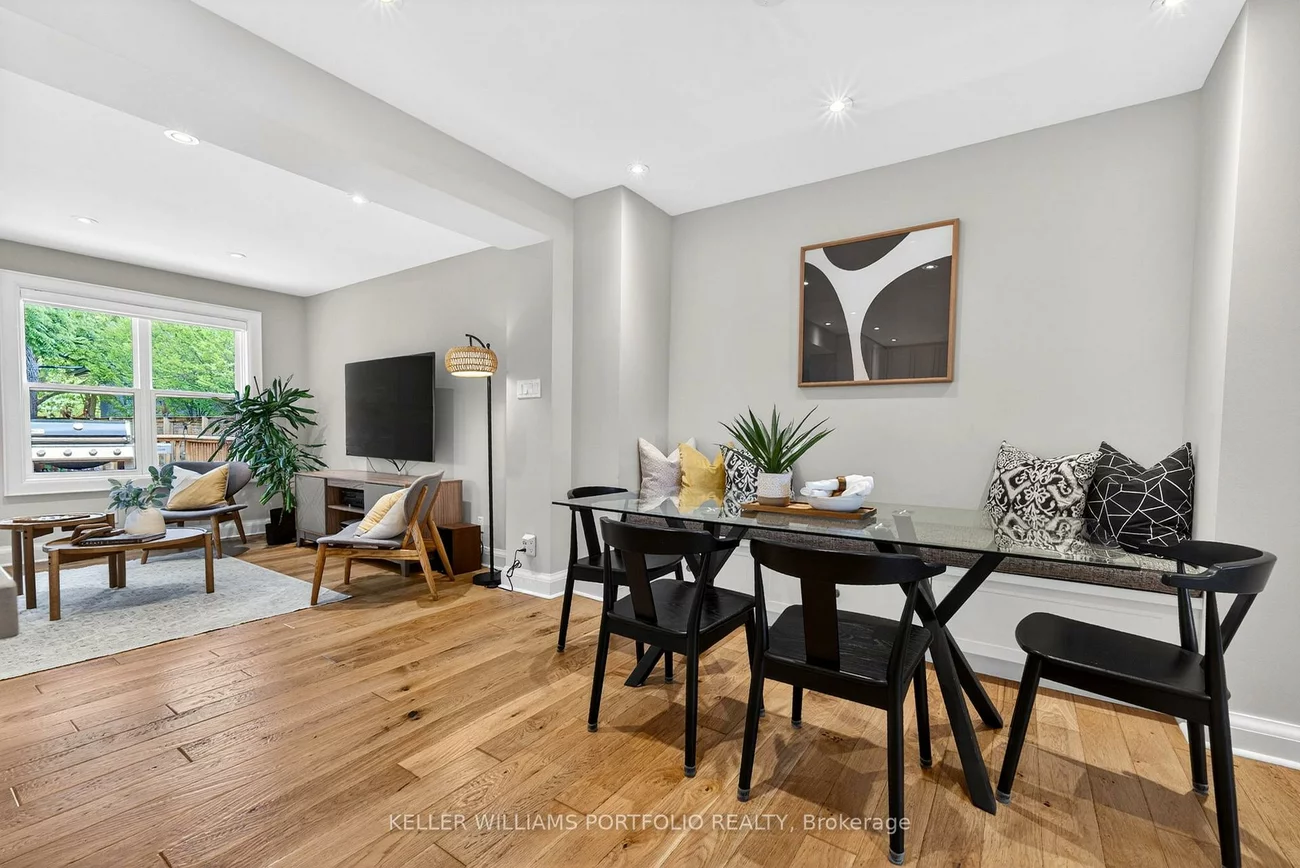 12, Glenaden, Stonegate-Queensway, Toronto