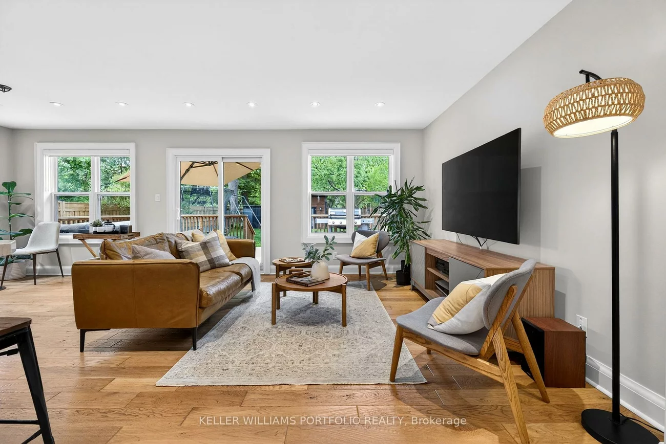 12, Glenaden, Stonegate-Queensway, Toronto