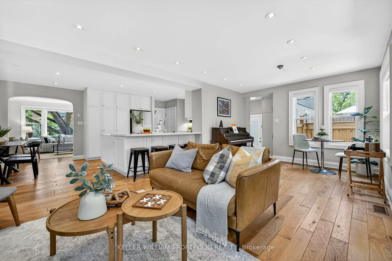 12, Glenaden, Stonegate-Queensway, Toronto