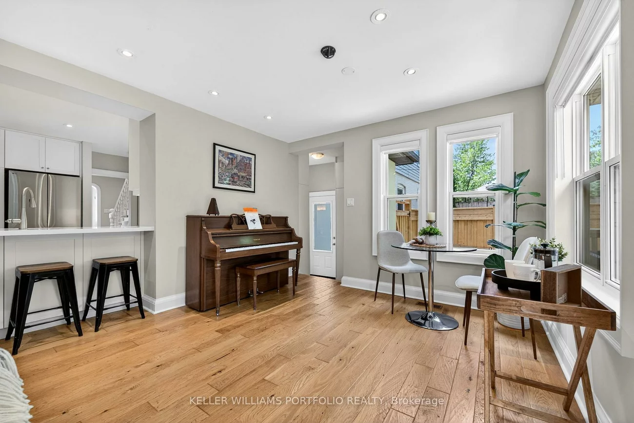 12, Glenaden, Stonegate-Queensway, Toronto