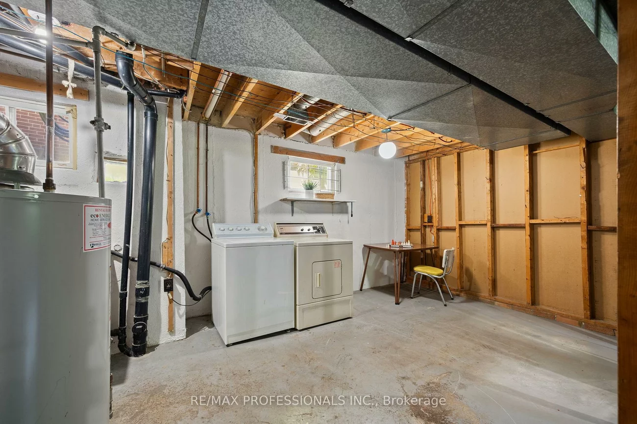 12, Ormskirk, High Park-Swansea, Toronto