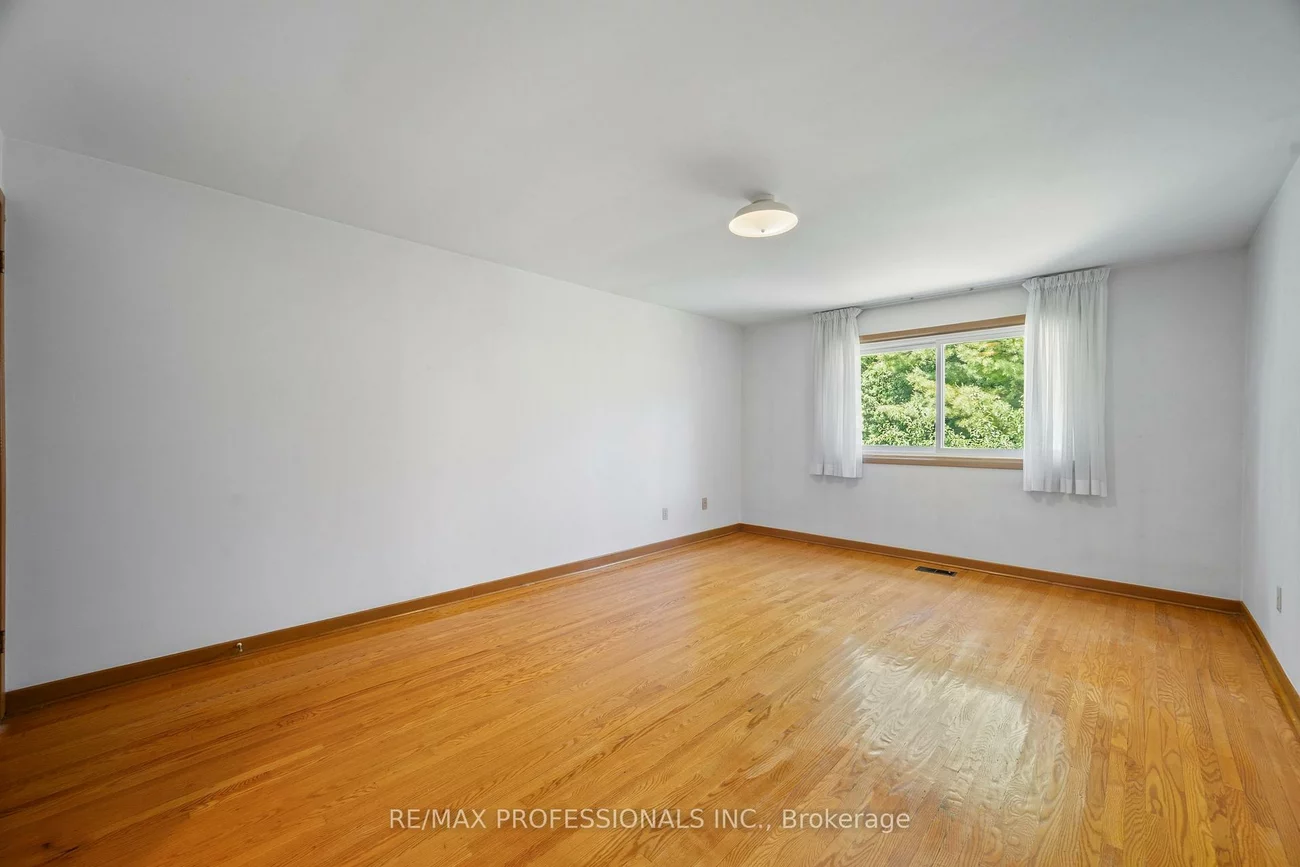 12, Ormskirk, High Park-Swansea, Toronto