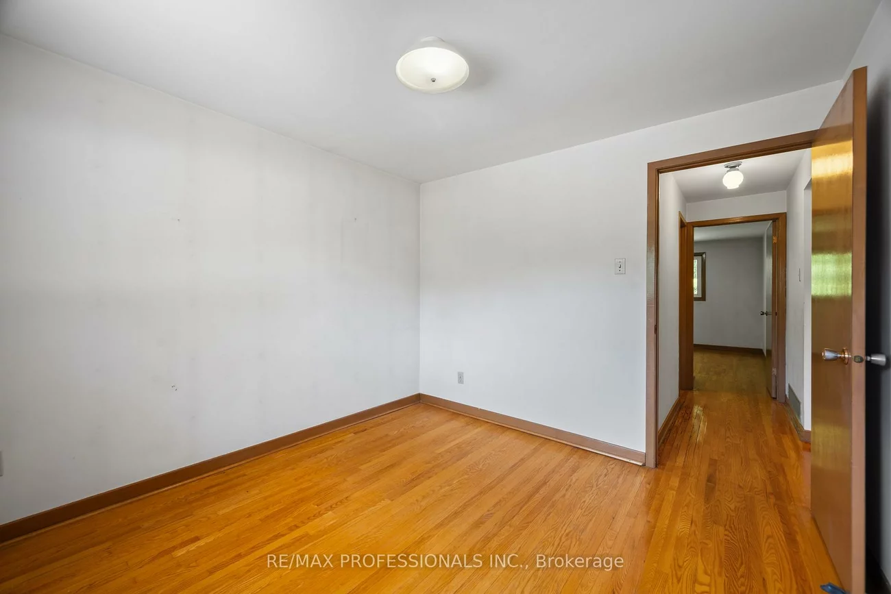 12, Ormskirk, High Park-Swansea, Toronto