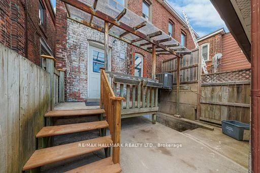 185, Laughton, Weston-Pellam Park, Toronto