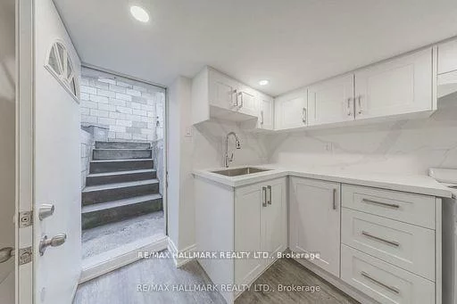 185, Laughton, Weston-Pellam Park, Toronto