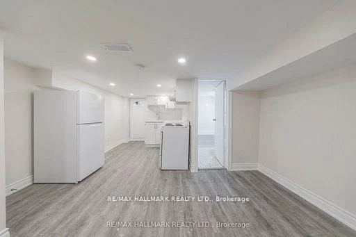185, Laughton, Weston-Pellam Park, Toronto