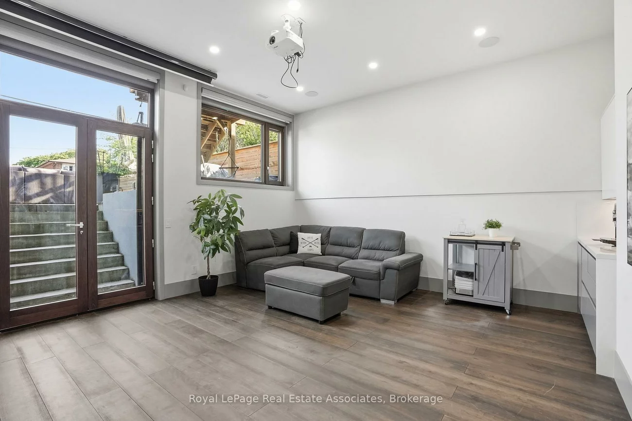 357B, Melrose, Mimico, Toronto
