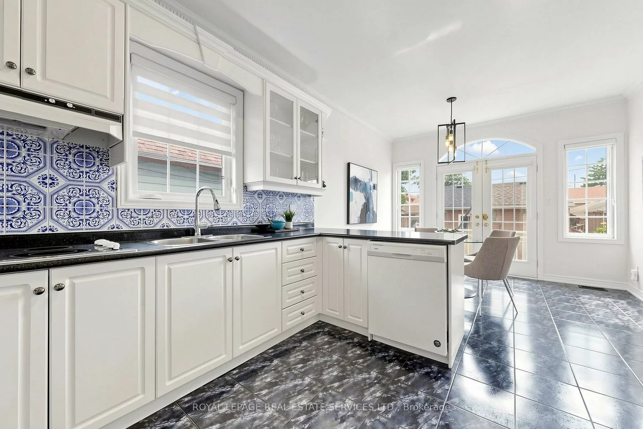 256, Earlscourt, Caledonia-Fairbank, Toronto
