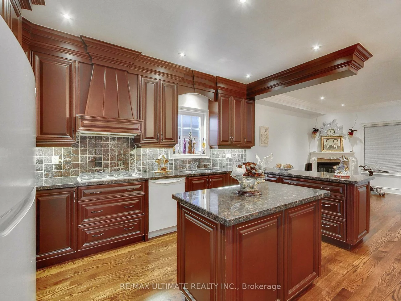 26, Dynevor, Caledonia-Fairbank, Toronto