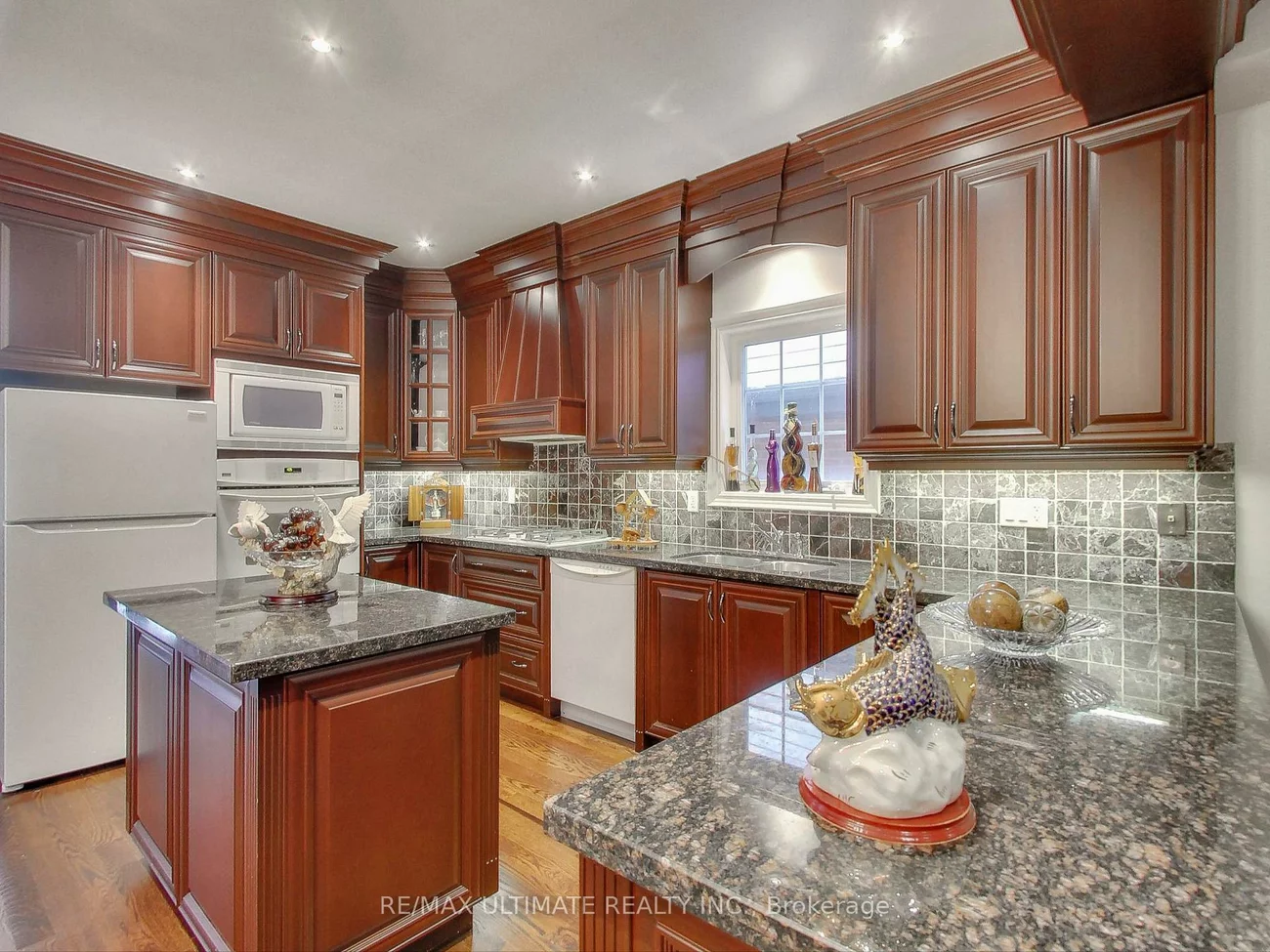 26, Dynevor, Caledonia-Fairbank, Toronto