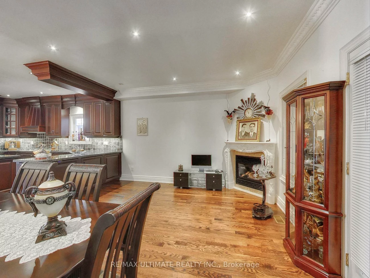 26, Dynevor, Caledonia-Fairbank, Toronto
