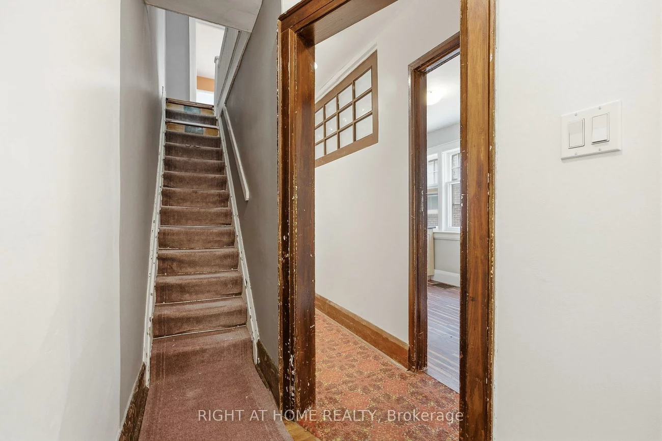 502, Salem, Dovercourt-Wallace Emerson-Junction, Toronto