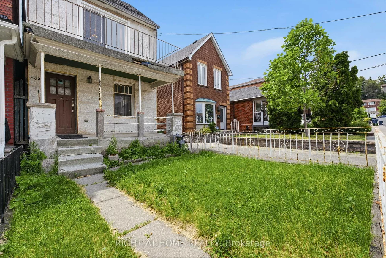 502, Salem, Dovercourt-Wallace Emerson-Junction, Toronto