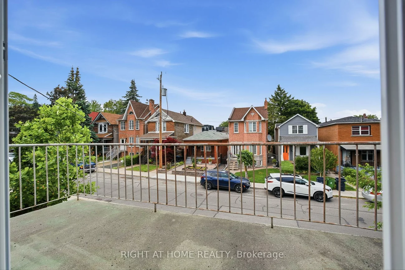 502, Salem, Dovercourt-Wallace Emerson-Junction, Toronto