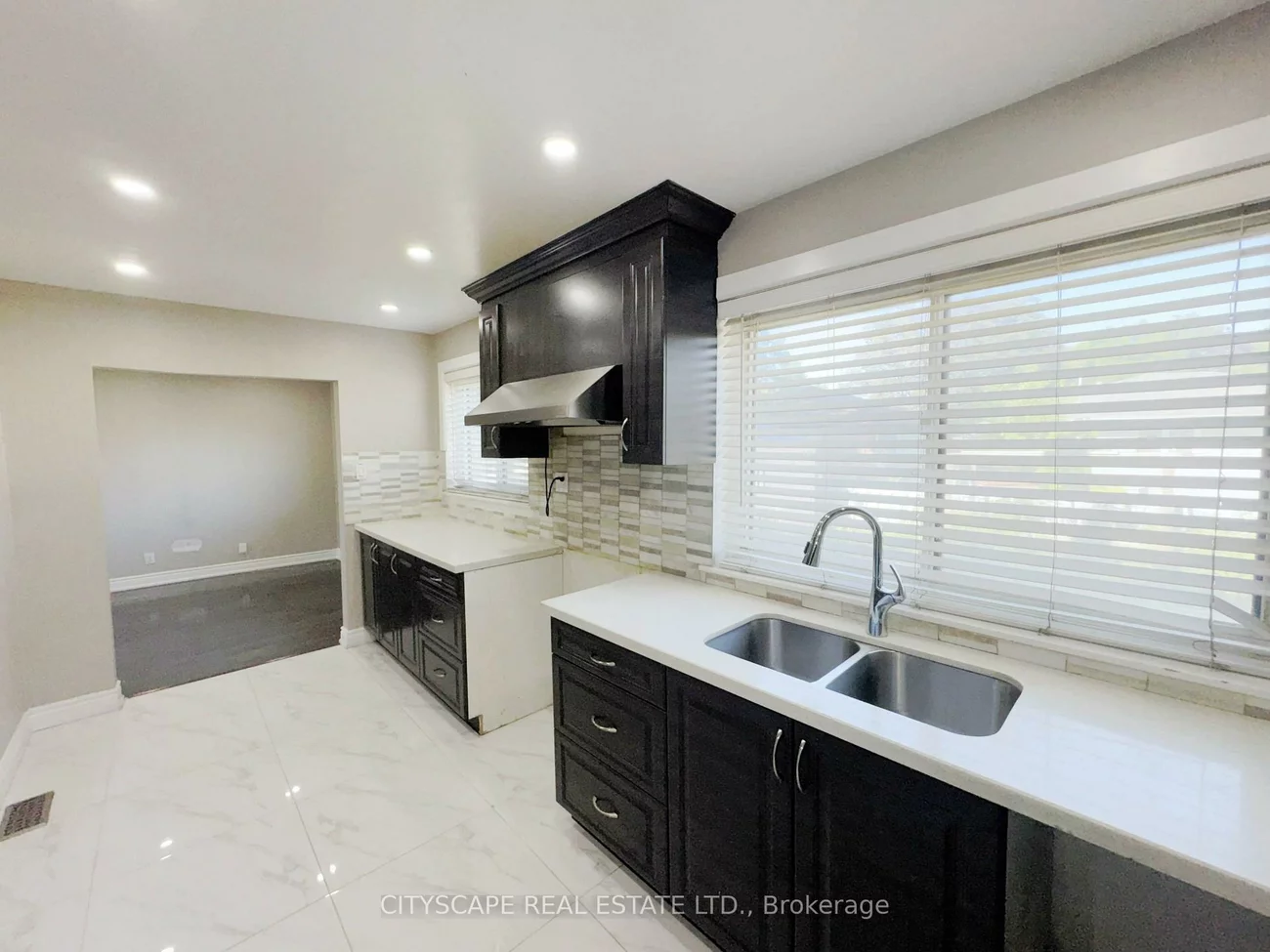 345, Silverstone, West Humber-Clairville, Toronto