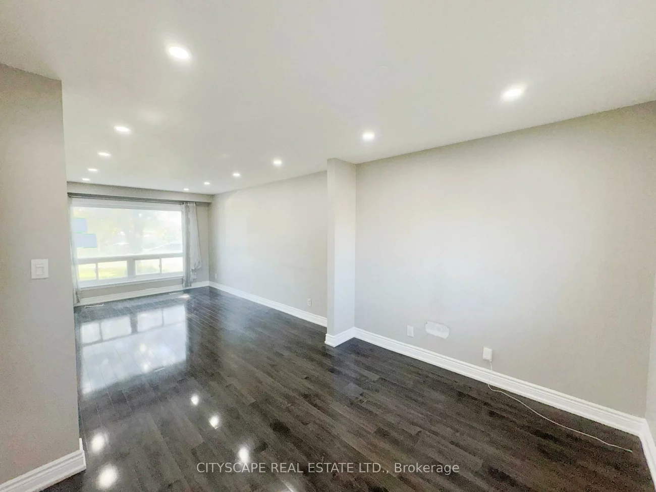 345, Silverstone, West Humber-Clairville, Toronto
