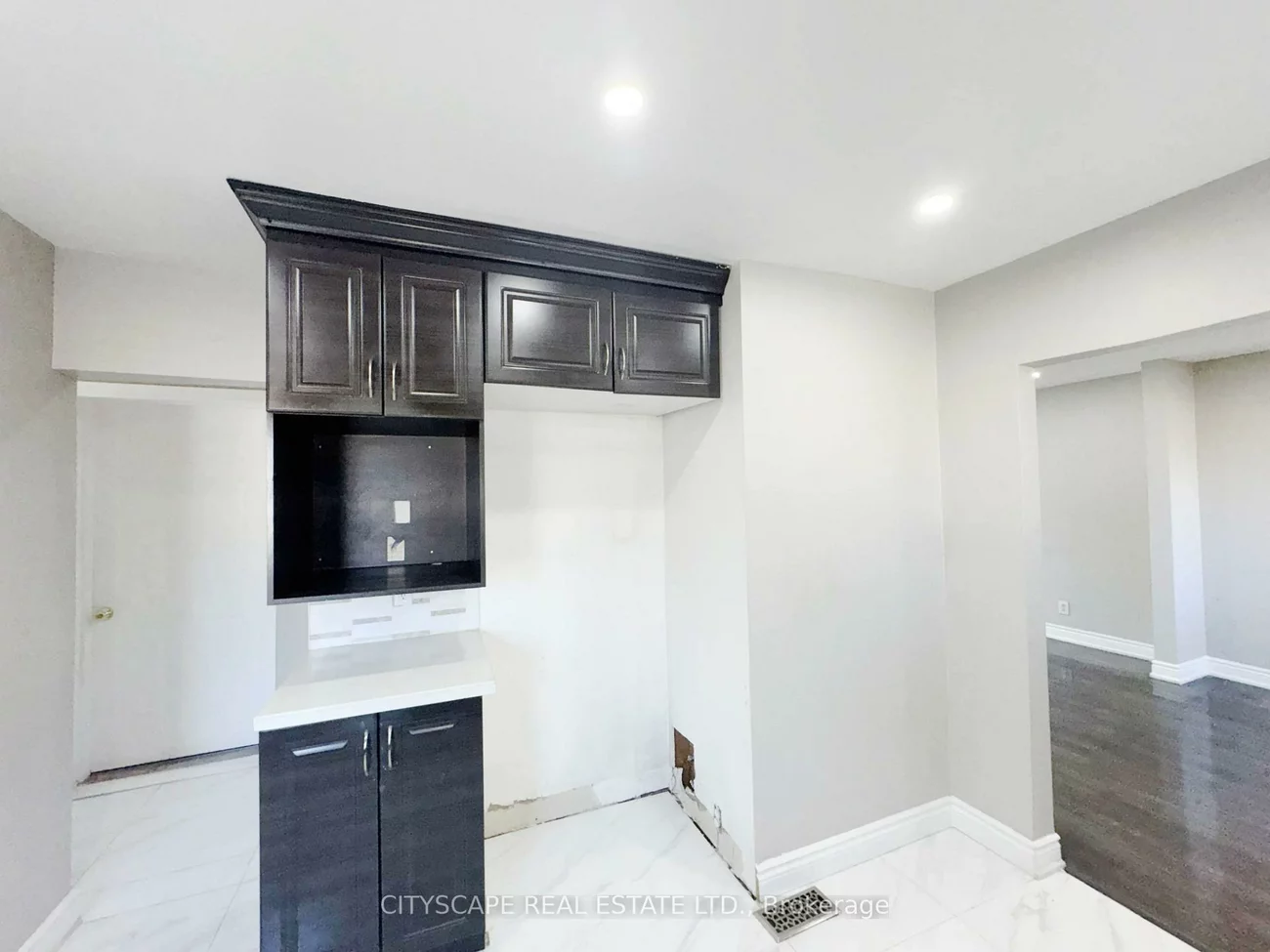 345, Silverstone, West Humber-Clairville, Toronto