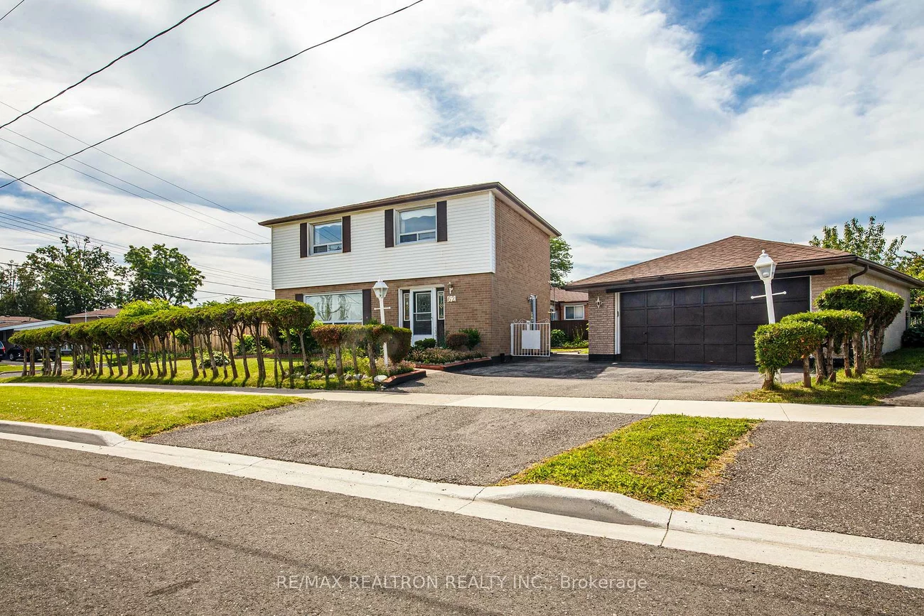 62, Hullmar, Black Creek, Toronto