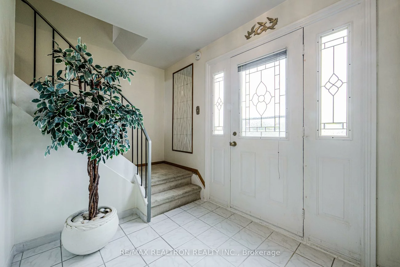 62, Hullmar, Black Creek, Toronto
