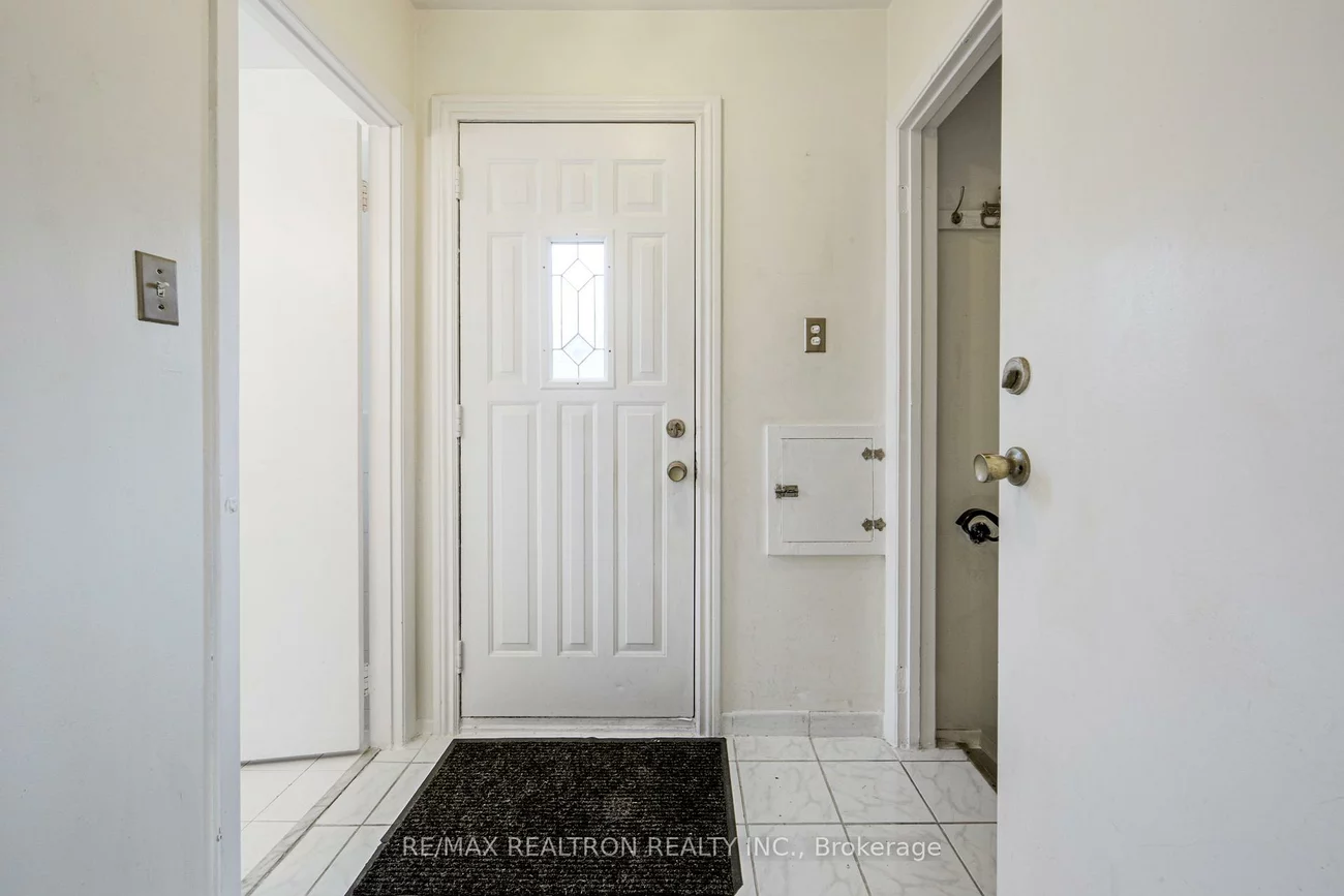62, Hullmar, Black Creek, Toronto