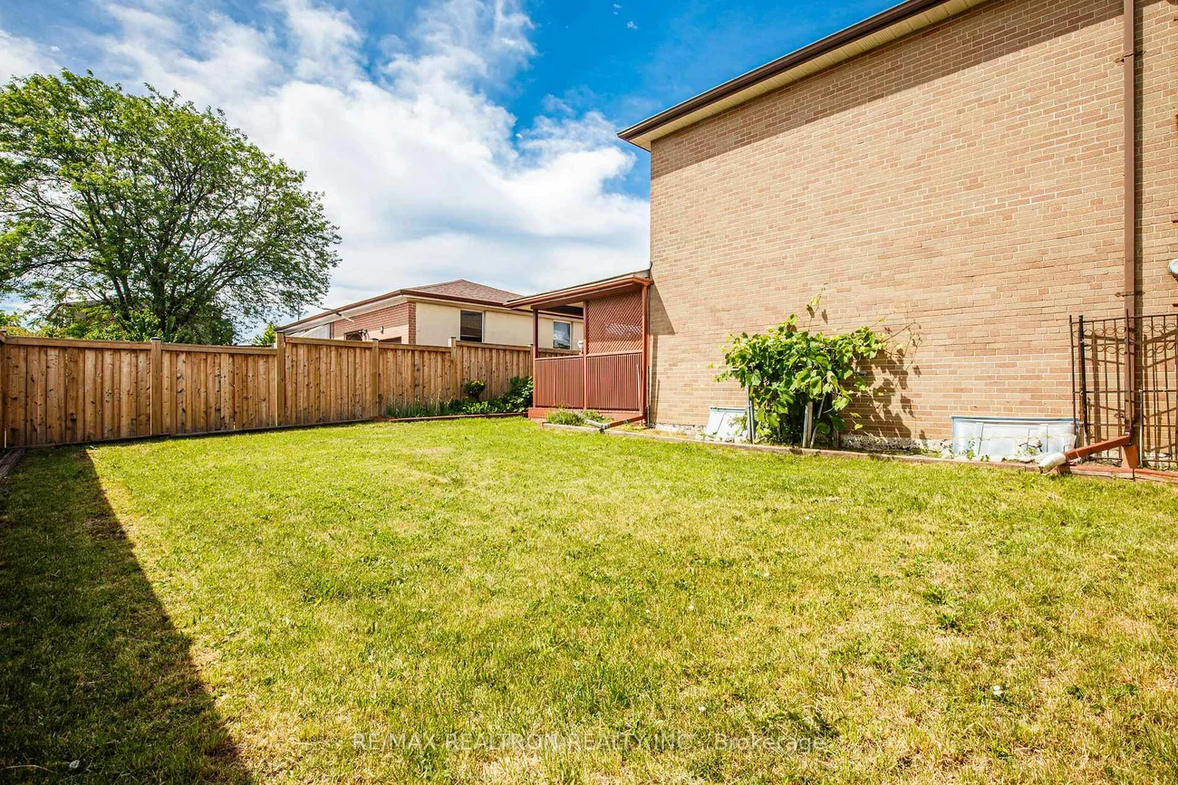 62, Hullmar, Black Creek, Toronto