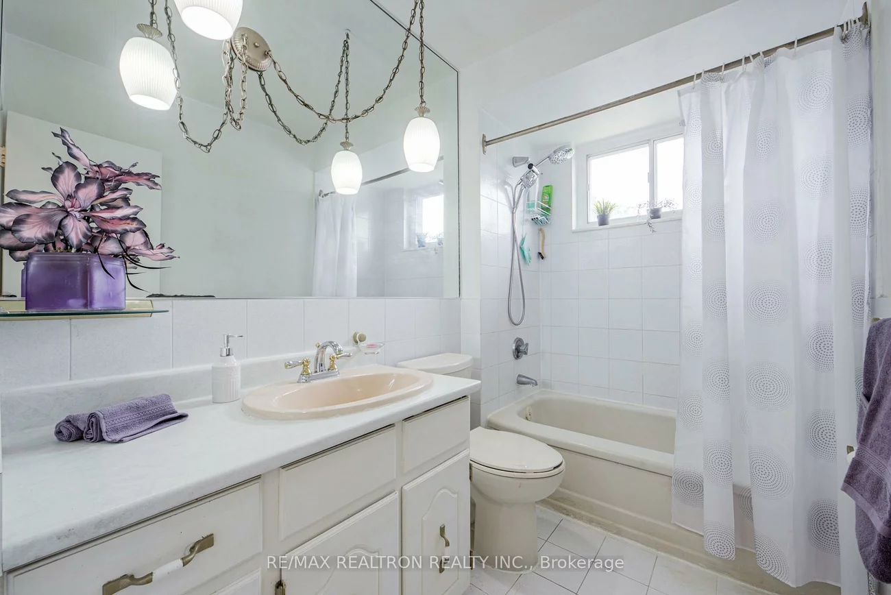 62, Hullmar, Black Creek, Toronto