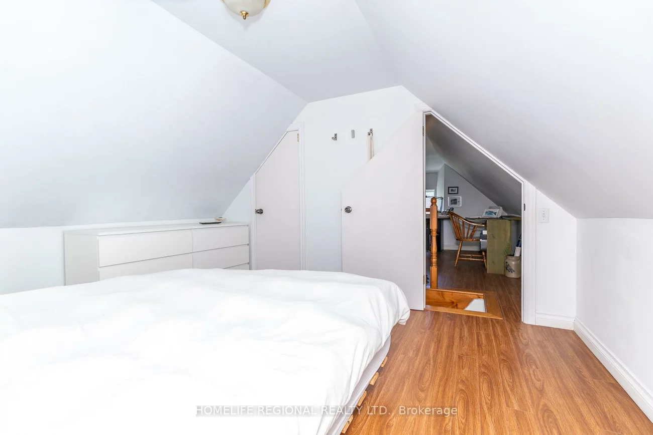 122, Emerson, Dovercourt-Wallace Emerson-Junction, Toronto