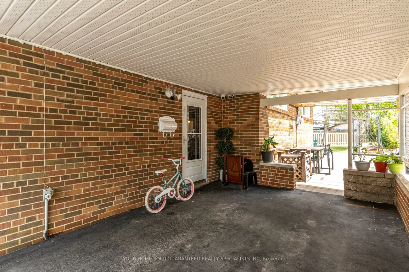 5, Hallow, Rexdale-Kipling, Toronto