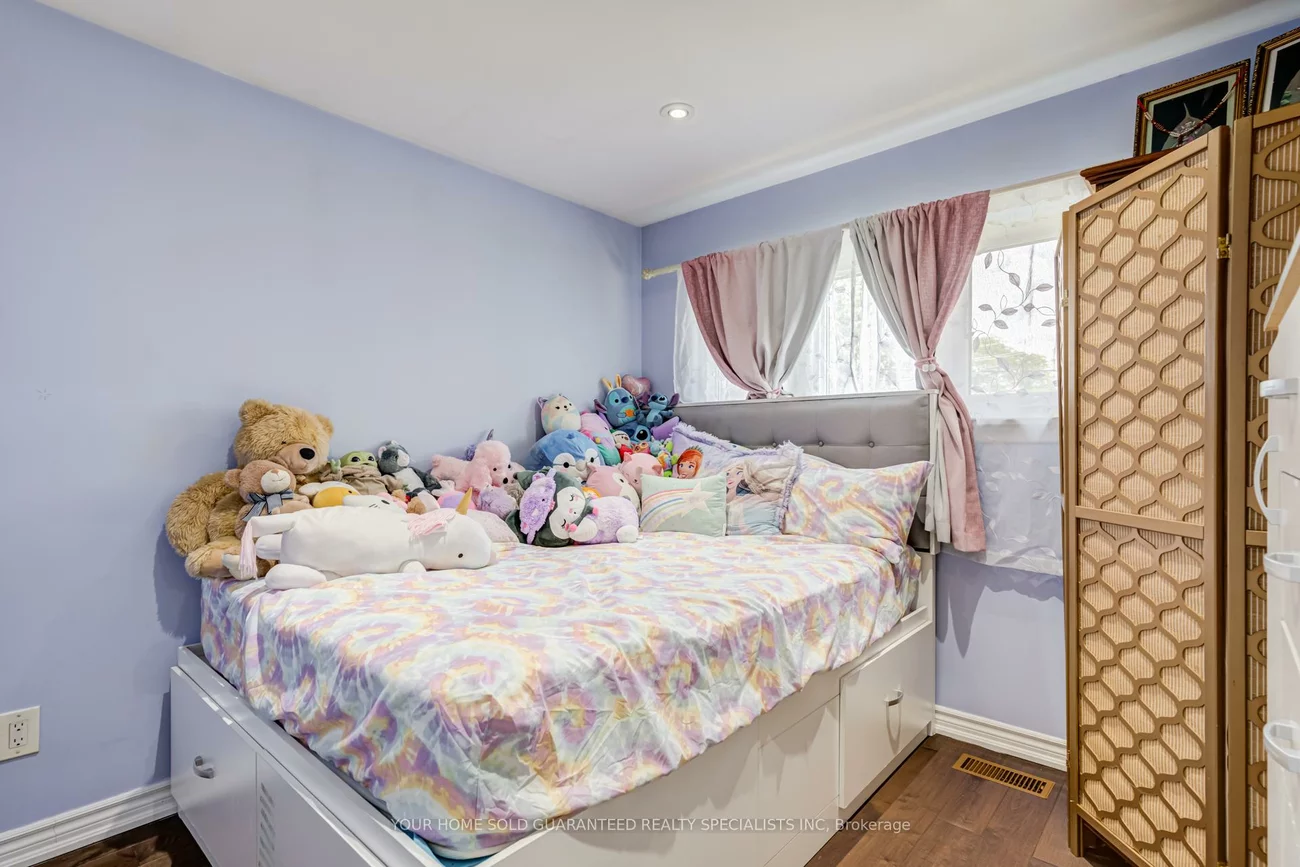5, Hallow, Rexdale-Kipling, Toronto