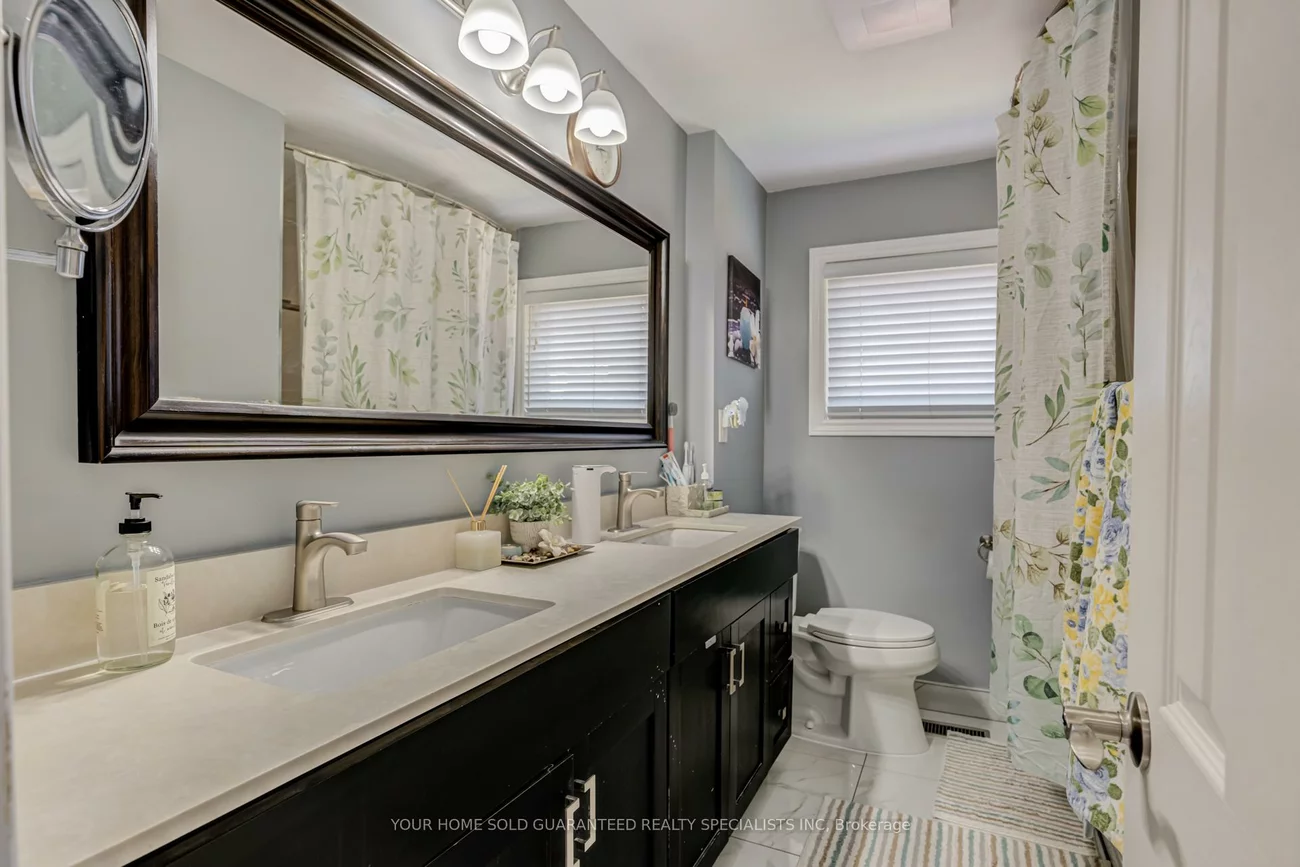 5, Hallow, Rexdale-Kipling, Toronto