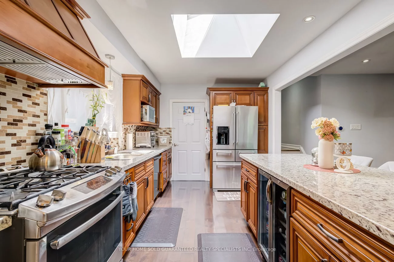 5, Hallow, Rexdale-Kipling, Toronto