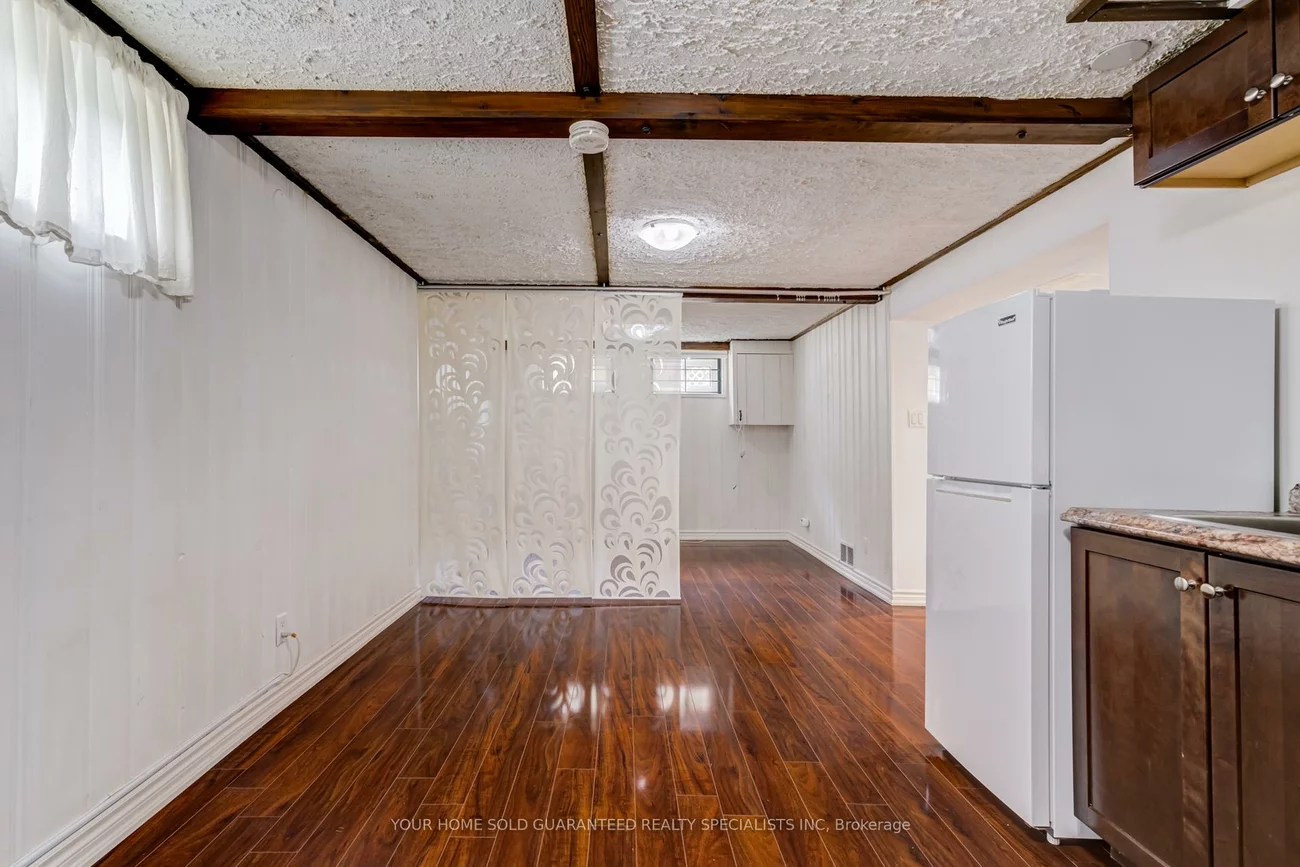 5, Hallow, Rexdale-Kipling, Toronto
