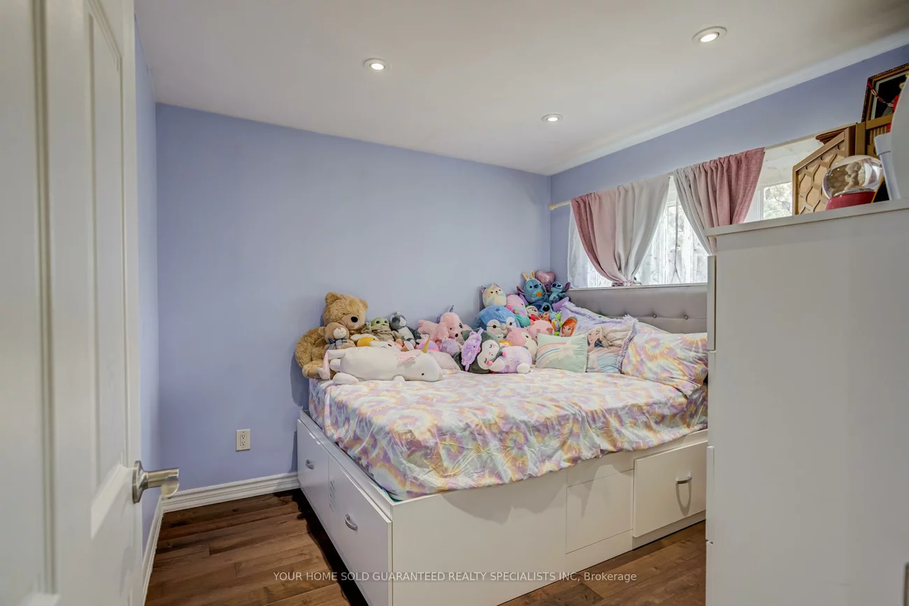 5, Hallow, Rexdale-Kipling, Toronto