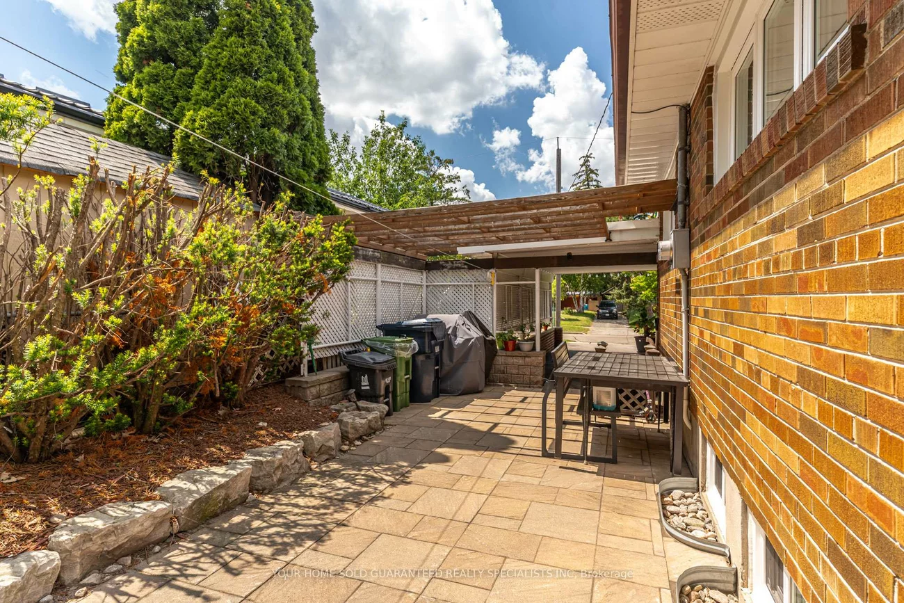 5, Hallow, Rexdale-Kipling, Toronto