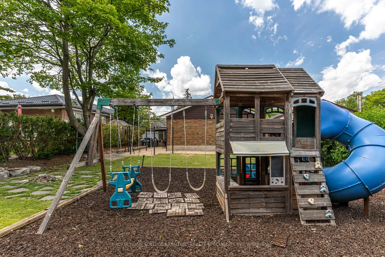 5, Hallow, Rexdale-Kipling, Toronto