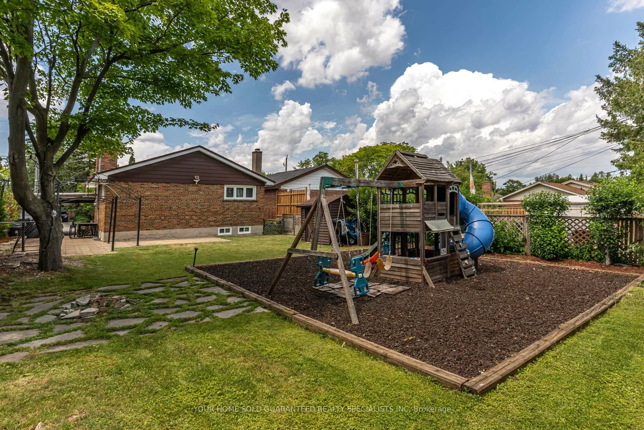 5, Hallow, Rexdale-Kipling, Toronto