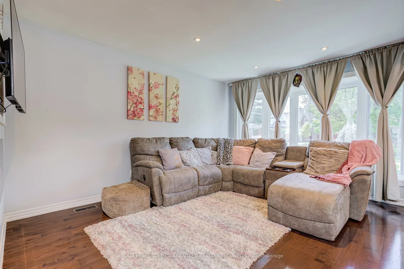 5, Hallow, Rexdale-Kipling, Toronto